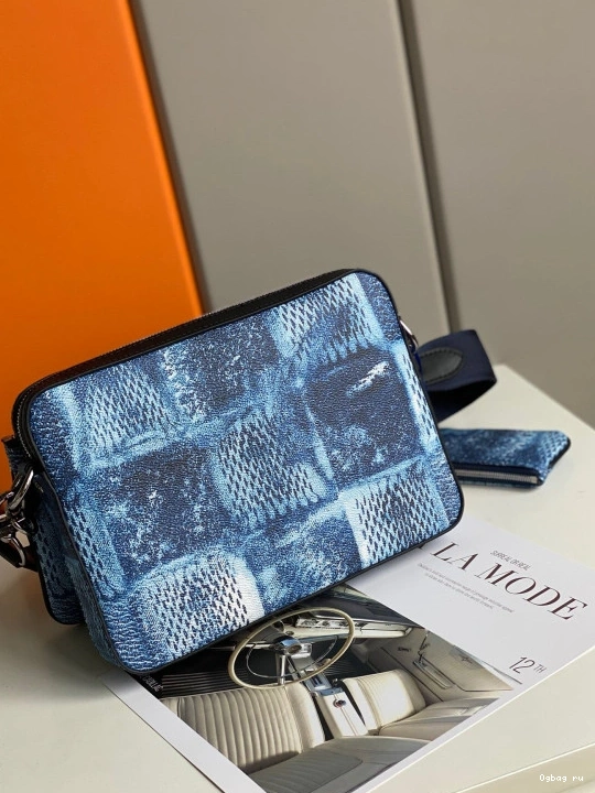 MESSENGER TRIO VUITTON LOUIS 0814
